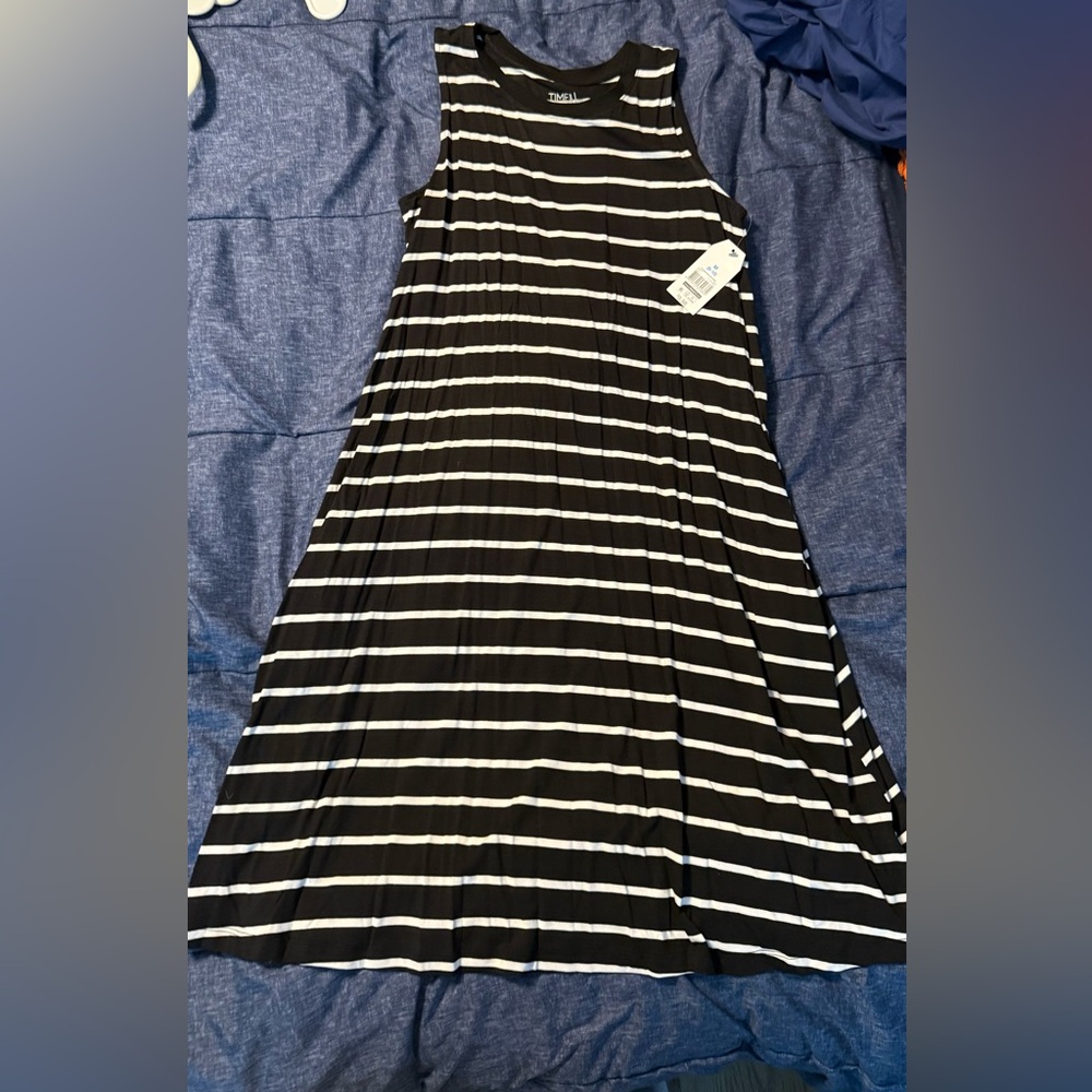Time and Tru Black and White A-Line Skirt